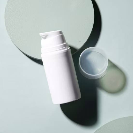 2022 New Luxury Style Cosmetic Packaging Custom White Airless Bottle